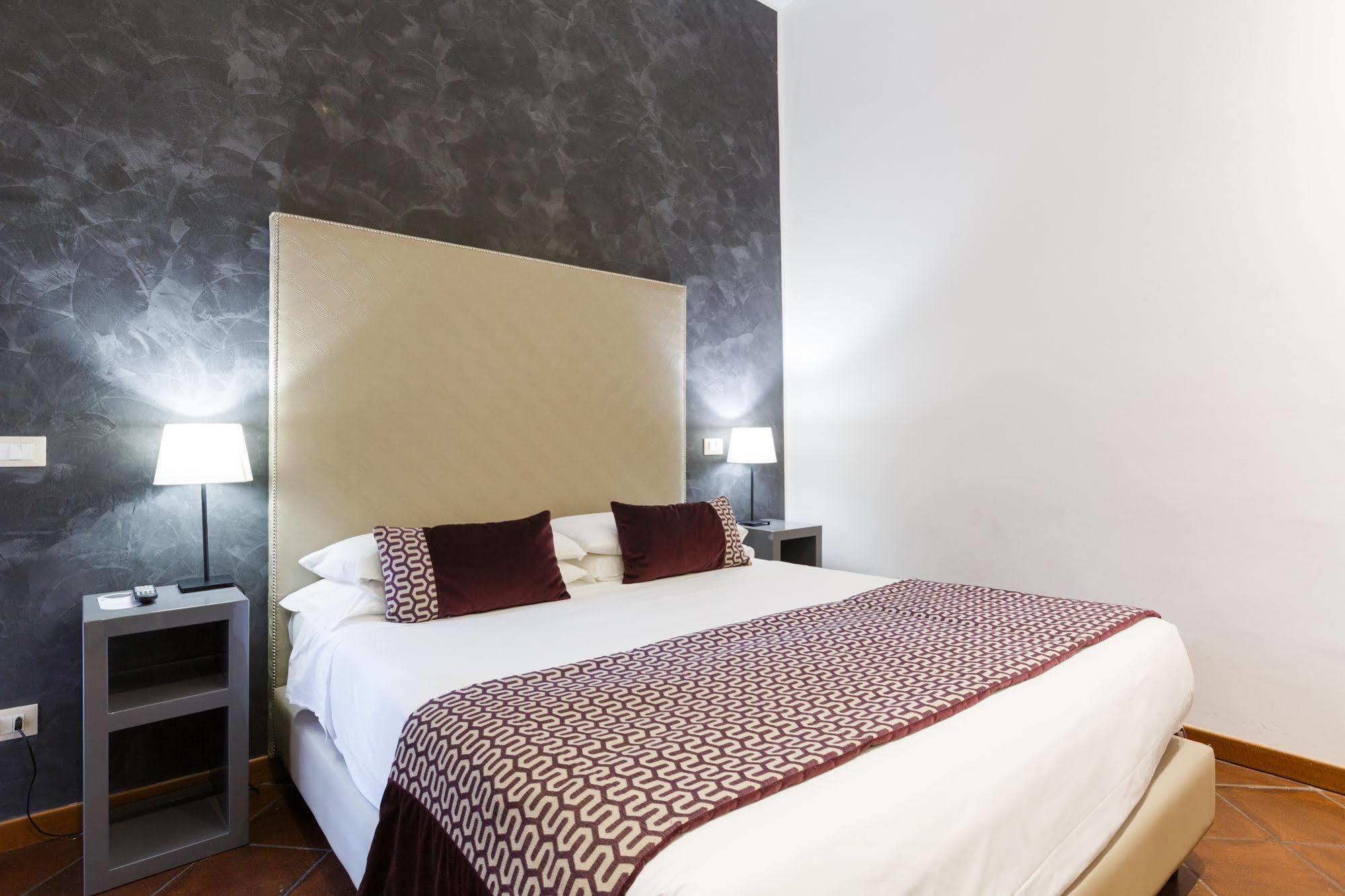 Town House Campo De Fiori Otel Roma Dış mekan fotoğraf